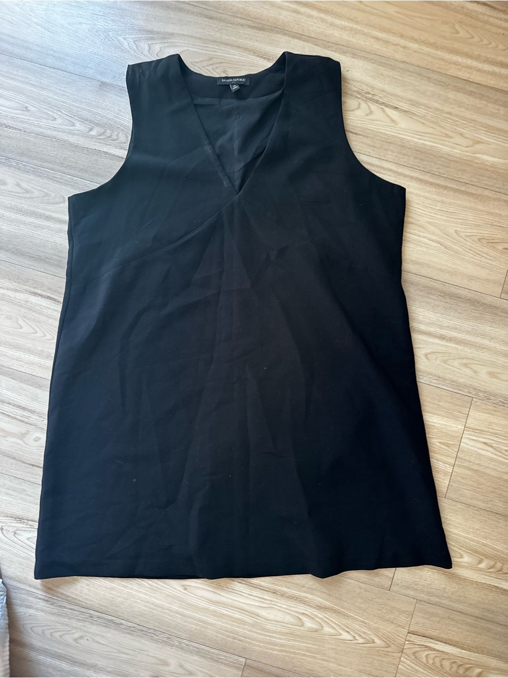 Banana Republic Black V-Neck Sleeveless Dress